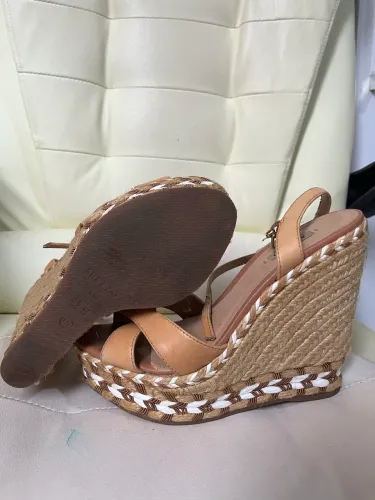 Vendo sandália anabella Arezzo número 35