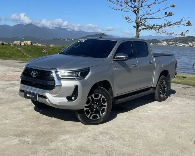Toyota Hilux SW4 SRX 4X4 2.8 TDI 16V Dies. Aut. 2025