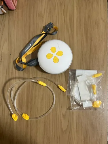 ? Bomba Tira-Leite Elétrica Dupla Medela Swing Maxi Hands-Free + Kit 8 Potes de Vidro