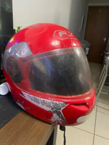 Capacete usado