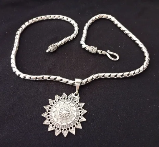 Vende-se cordão de prata de Bali