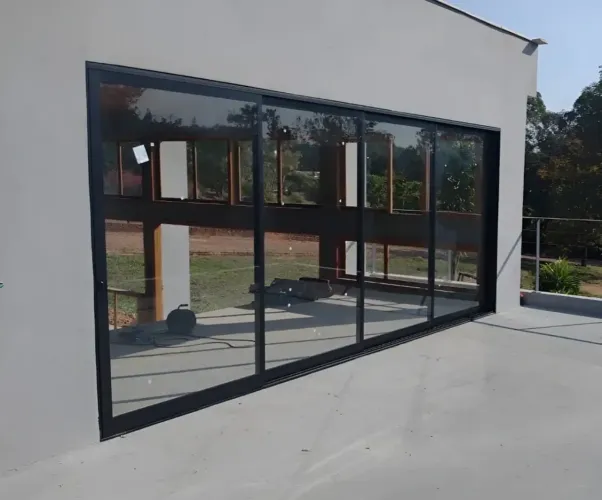 Esquadria de alumínio