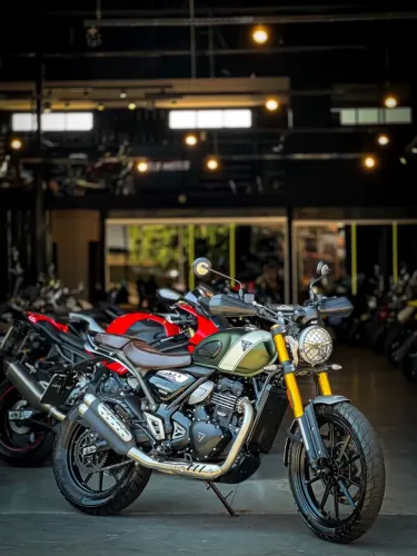 TRIUMPH SCRAMBLER 400