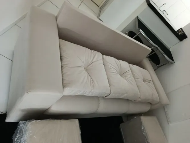 SOFÁ NOVO EM SUEDE AVELUDADO ( MENOR VALOR)