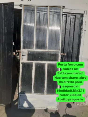 Porta de aço com marco