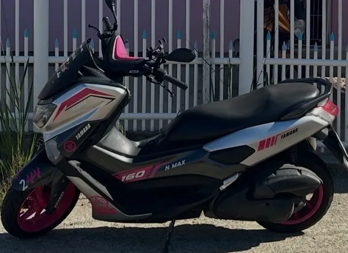 Vendo NMax 160 cc  2017 rosa com cinza 