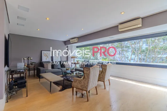 Apartamento com 3 suítes e 3 vagas a poucos passos do Parque do Ibirapuera!