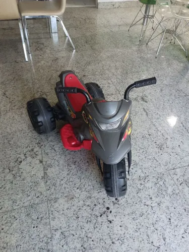 Moto elétrica infantil 