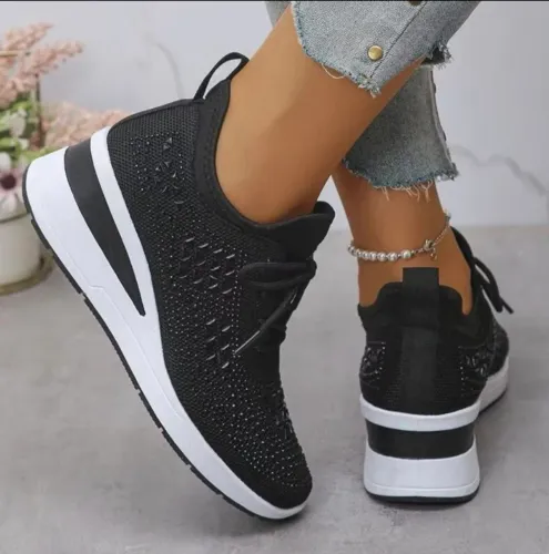 Tênis feminino strass.