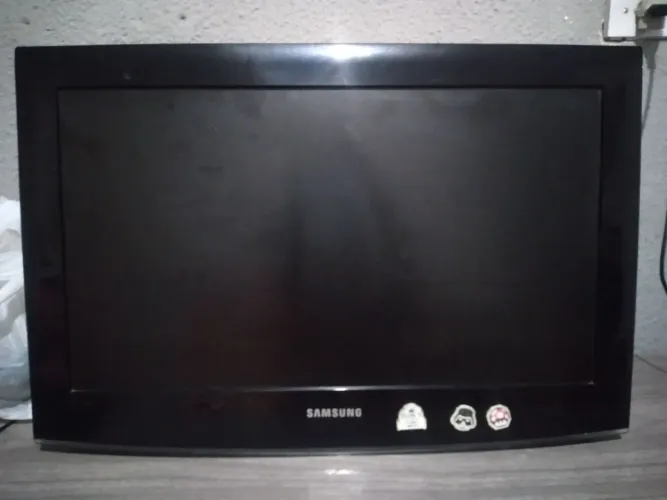 Tv Samsung 30 polegadas.