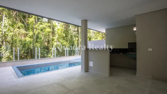 Casa em condomínio fechado no módulo 17 da Riviera de São Lourenço