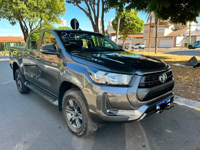 Toyota Hilux CD SR 4X4 2.8 TDI Diesel Aut. 2025