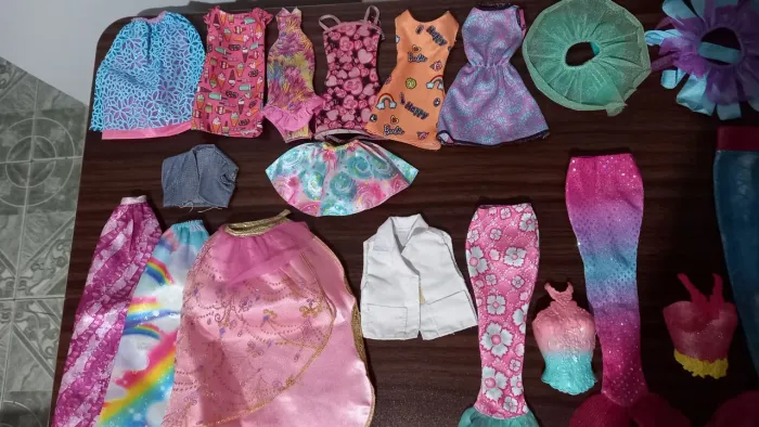 Roupas e sapatos Barbie