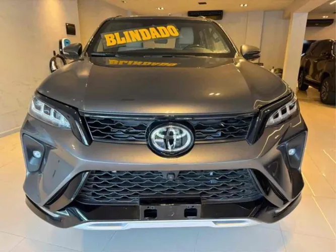 Toyota Hilux SW4 4X4 2.8 Diesel 2025