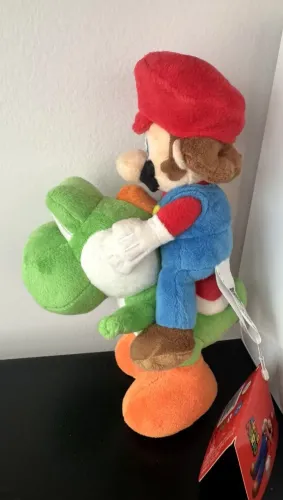 Pelúcia Mario Montado no Yoshi Nintendo San-ei - Novo Com Etiqueta