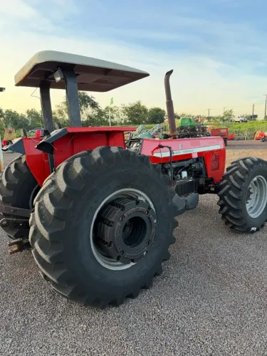 TRATOR MASSEY FERGUSON