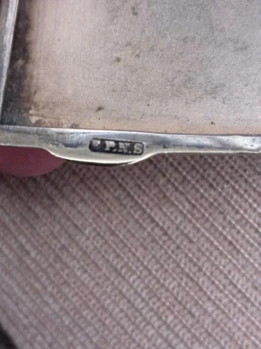 Antiga cigarreira prateada inglesa anos 30 mede 10cm