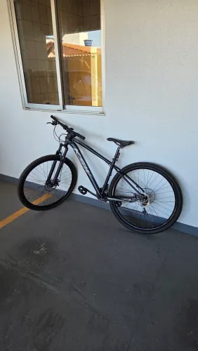 Bicicleta Aro 29 Ksw, Quadro 17, Câmbios Shimano, Preta