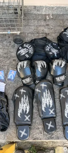 2 Kits muay Thai luva+caneleira+short+protetor bucal+bandagem+bolsa