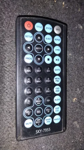 DVD hbuster automotivo com controle remoto e sem bluetooth.
