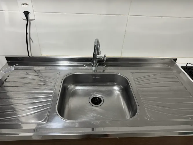 Pia em Inox + Torneira de Brinde