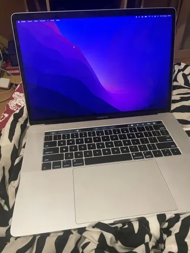MacBook Pro 2017 15 polegadas com Touch Bar