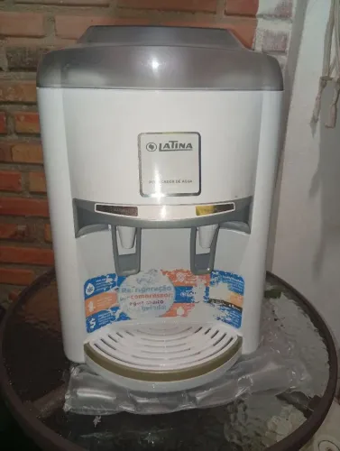 Purificador de água latina