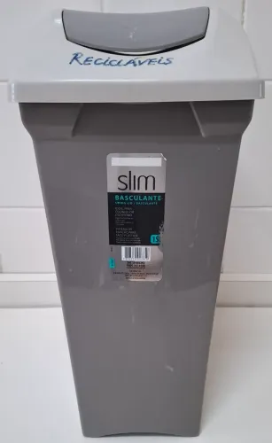 Lixeira basculante Slim 15L