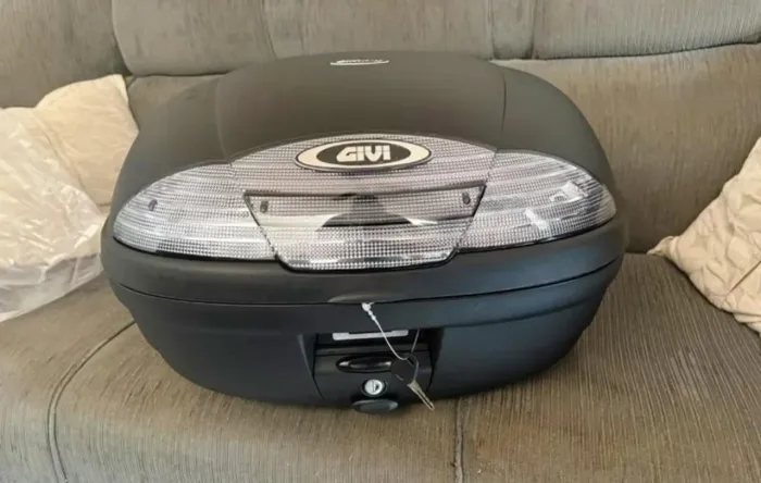 Baú give e suporte cb 300f