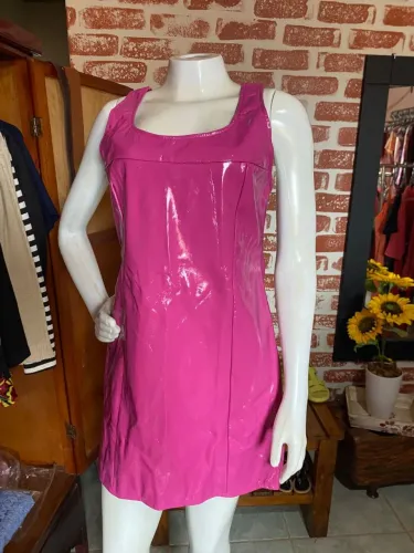 Vender vestido de todos os estilos
