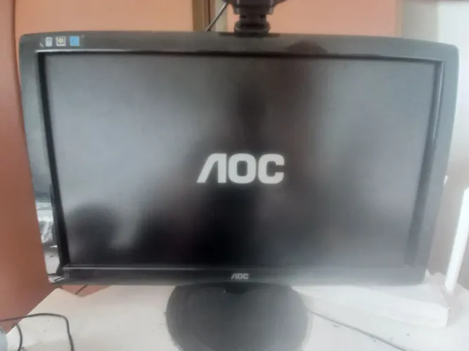 Monitor AOC 21,5" Full HD - Funcionando perfeitamente
