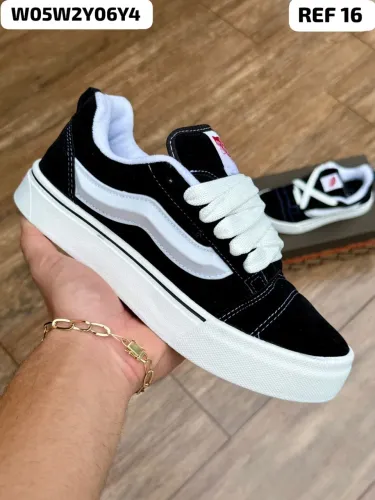 Tênis Knu preto e branco Vans