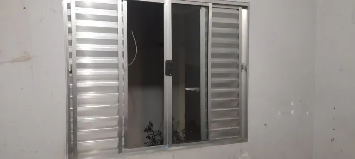 Janela de alumínio 6 folhas