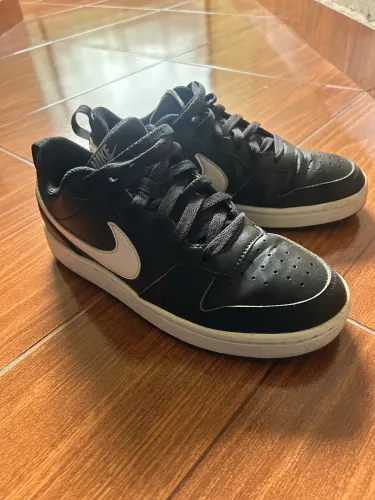 Tenis nike court borough 