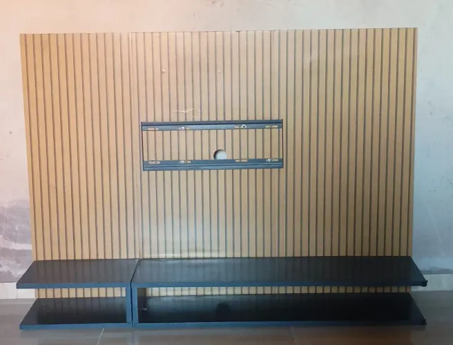 Painel Tv 50 Polegadas 125x90cm Com Nicho E Duas Prateleiras