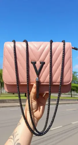 Bolsas femininas disponíveis 
