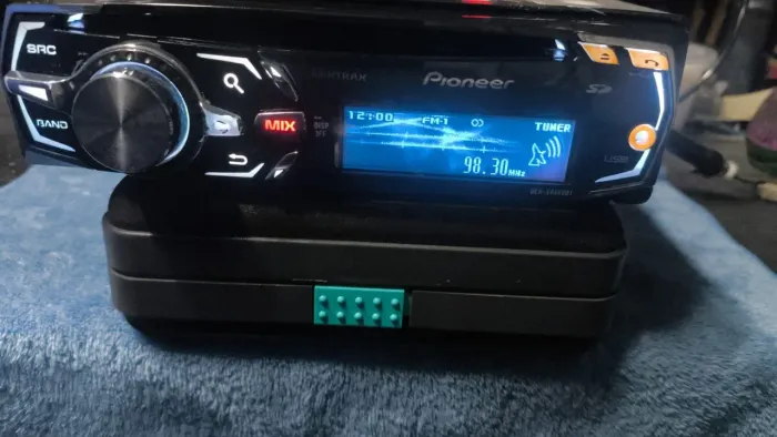 Rádio Pioneer DEH X 8580 BT com cano USB e controle remoto 