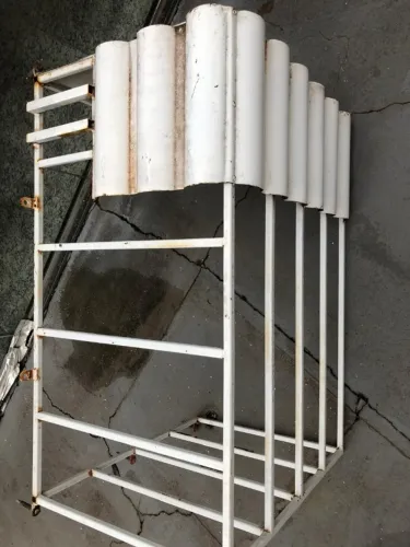 Suporte de aço para proteção de ar condicionado