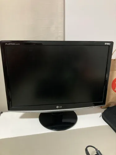 Monitor LG Flatron 22 W2252TQ - Excelente Estado