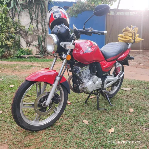 Moto com baixo km e muito bem conservada