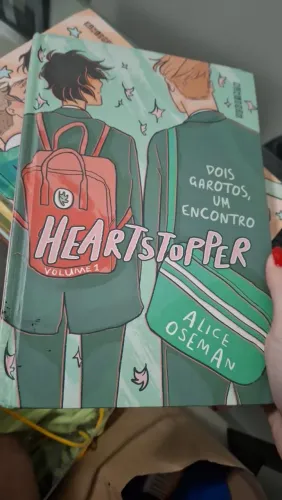 Coleção Heartstopper 5 volumes em perfeito estado