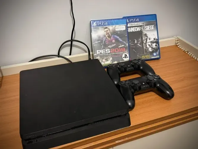 PS4 Slim 1 TB