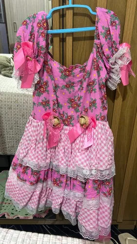 vestido de cor rosa e branco de são joão usado uma única vez