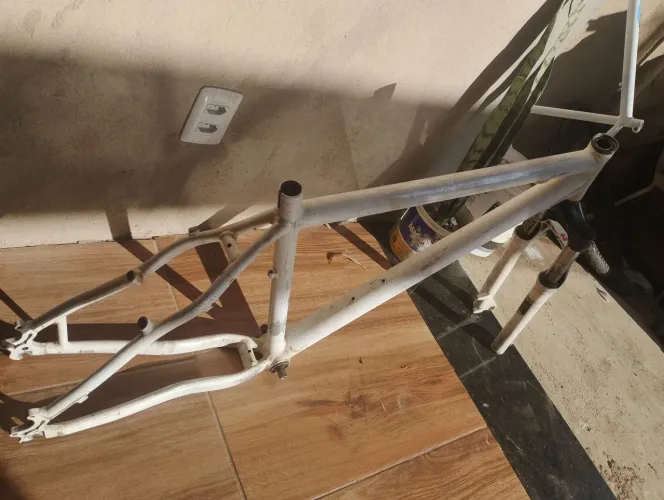 Quadro aro 29 gts mais suspensão só tem que pintar