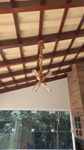 Lustre com lampadas