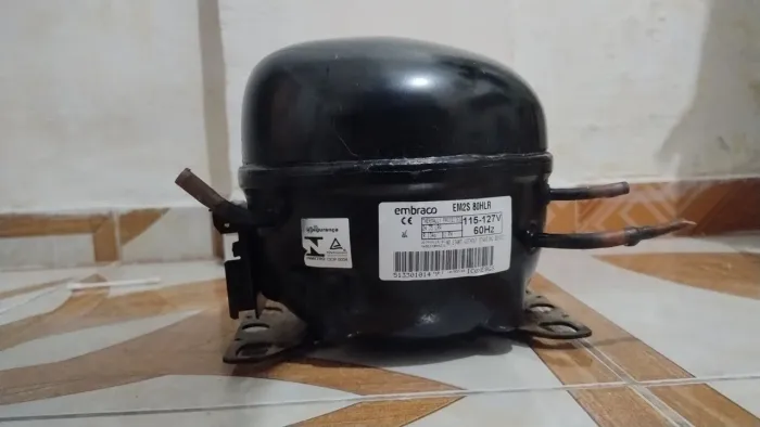 Compressor Embraco EM2S 80HLR - Para Conserto ou Retirada de Peças