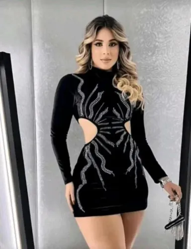 Vestido de veludo com manga