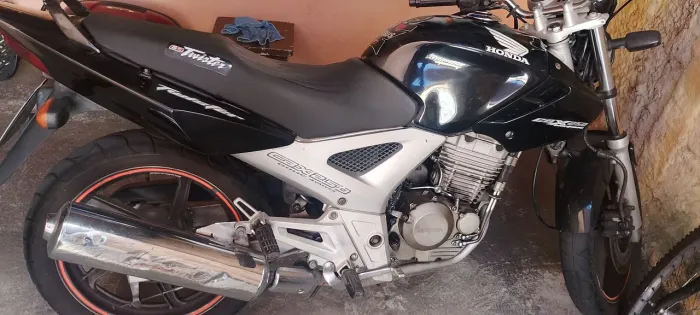 Moto CBX Twister 250