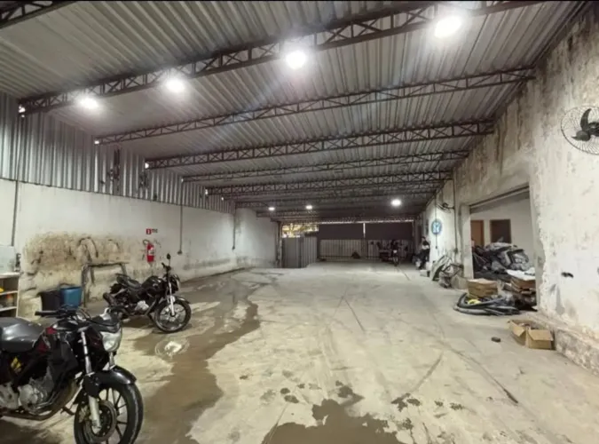 Barracão Comercial na Vila Barão