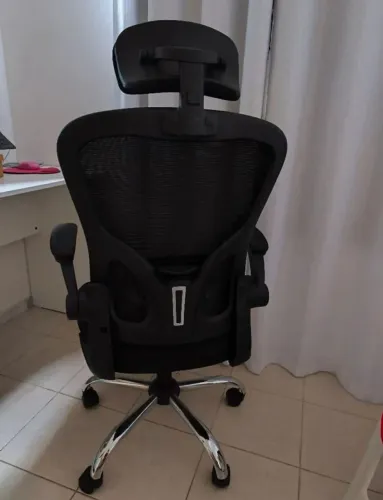 Cadeira Ergométrica+ Mesa de Escritório
